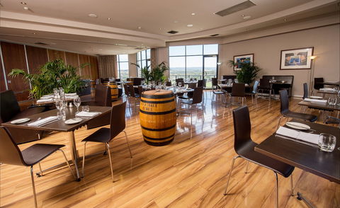Baudins Restaurant At McCracken Country Club - Restaurant Canberra 2