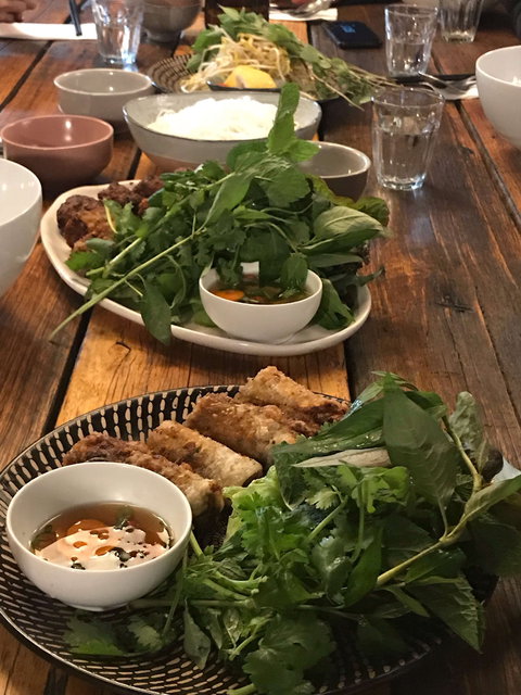 Hu's Pie & Dumpling Chinese Restaurant - Restaurant Canberra 0