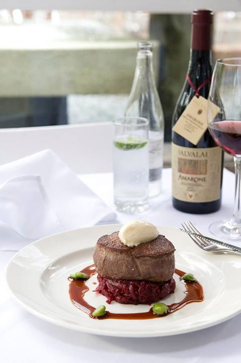 DC's Restaurant - Restaurant Canberra 0