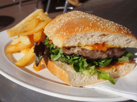 The Commercial Hotel - Restaurant Canberra 0