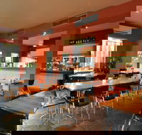 Waves Cafe Bar and Restaurant - Restaurant Canberra