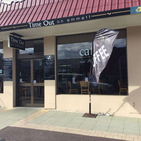 Time Out On Emmett - Restaurant Canberra 0