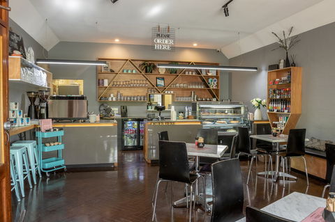 Breakout Brasserie Cafe - Restaurant Canberra 1