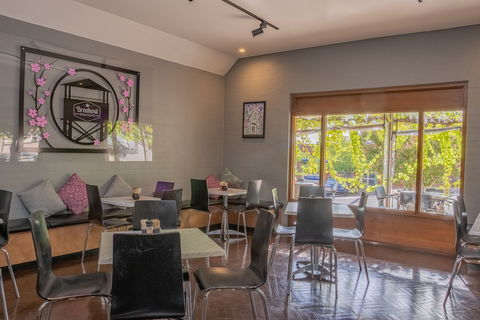 Breakout Brasserie Cafe - Restaurant Canberra 2