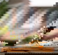 Clovely Estate Vineyard Cellar Door - Restaurant Canberra