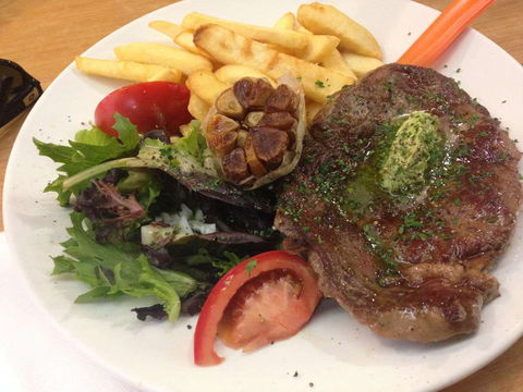 Paris Cafe - Restaurant Canberra 0