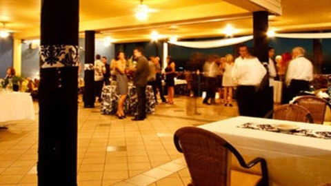 La Beach Restaurant - Restaurant Canberra 2