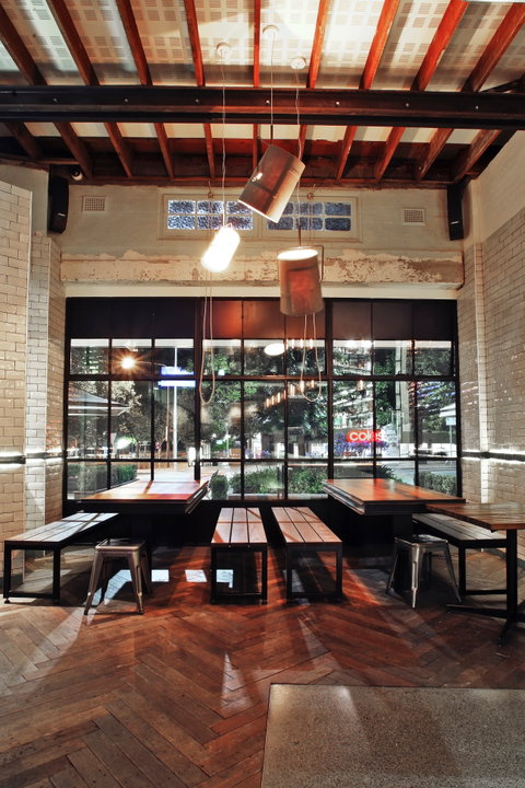 Public Bar - Restaurant Canberra 1