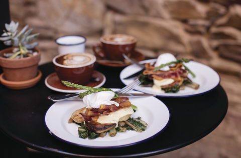 Alby & Esther's - Restaurant Canberra 0