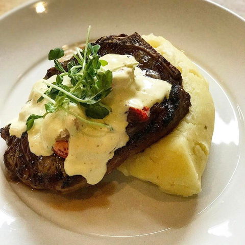 The Bay Hotel & Diner - Restaurant Canberra 0