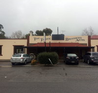 Three Brothers Arms - Restaurant Canberra