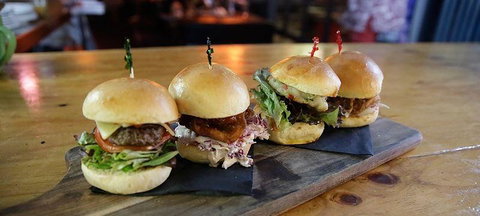 Lola's Pergola Darwin - Restaurant Canberra 3