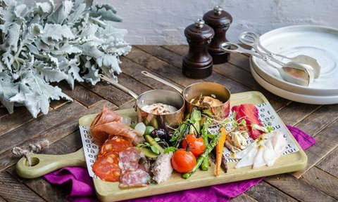 Sticky Fingers Pizzeria - Restaurant Canberra 5