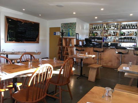 Bombay On The Beach - Restaurant Canberra 0