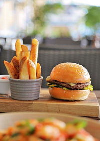 Tradewinds Bar  Bistro