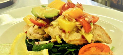 Phoebe's @ Ten Dollar Town Motel - Restaurant Canberra 3