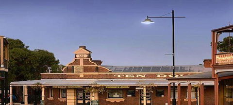 Phoebe's @ Ten Dollar Town Motel - Restaurant Canberra 4