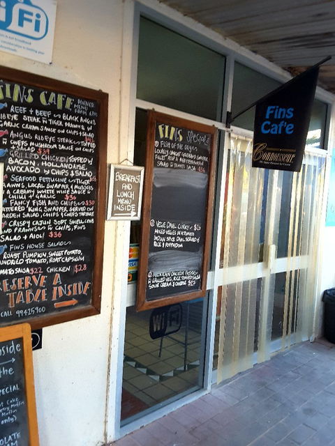 Fins Cafe - Restaurant Canberra 4
