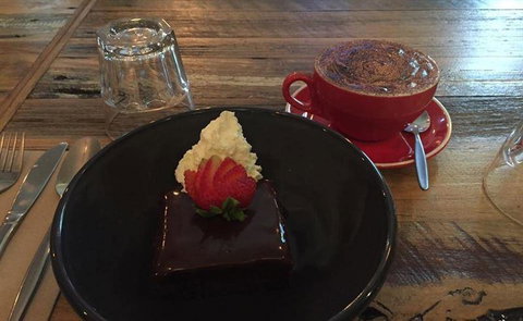 Rockpools Cafe Bar & Function Centre - Restaurant Canberra 0