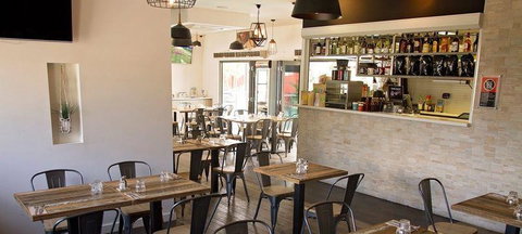 Rockpools Cafe Bar & Function Centre - Restaurant Canberra 4