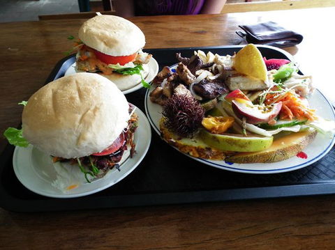 Big Barramundi BBQ Garden - Restaurant Canberra 0