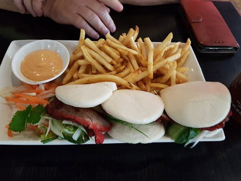 Lazy Susan’s - Restaurant Canberra 0