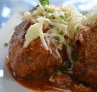 Manolis Greek Taverna - Restaurant Canberra