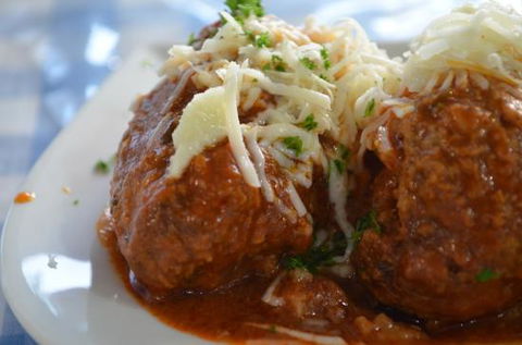 Manoli’s Greek Taverna - Restaurant Canberra 0