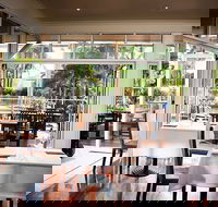 Poolside Restaurant - Restaurant Canberra