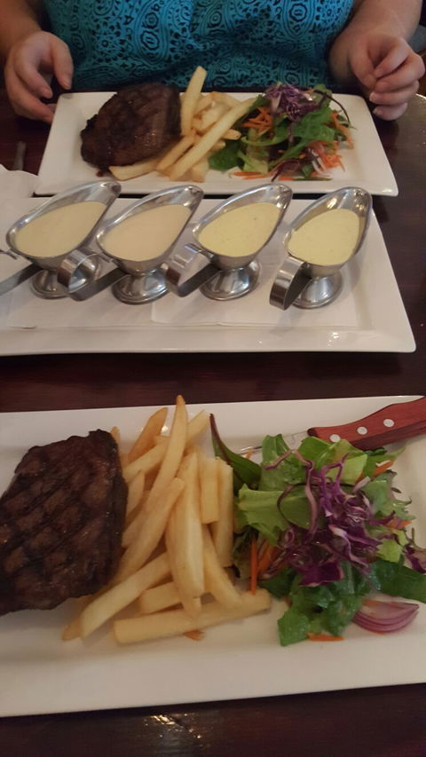 The Arch Rival Bar & Grill - Restaurant Canberra 2