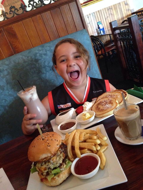 The Arch Rival Bar & Grill - Restaurant Canberra 3