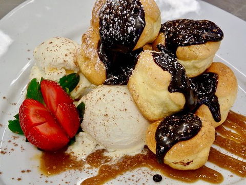Phoebe’s Licensed Restaurant - Restaurant Canberra 0