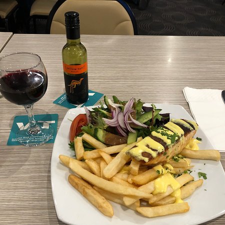 The Valley Tavern - Restaurant Canberra 5