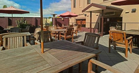 Bowral Hotel - Restaurant Canberra 0