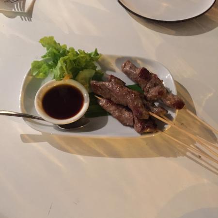 Dhom's Kitchen - Restaurant Canberra 0