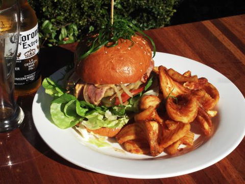 The Bunker Bar & Bistro - Restaurant Canberra 3