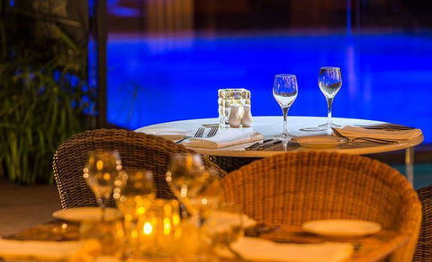 The Deck Poolside Bar & Restaurant - Restaurant Canberra 2