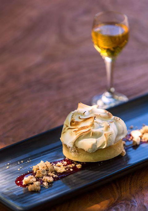 The Deck Poolside Bar & Restaurant - Restaurant Canberra 4