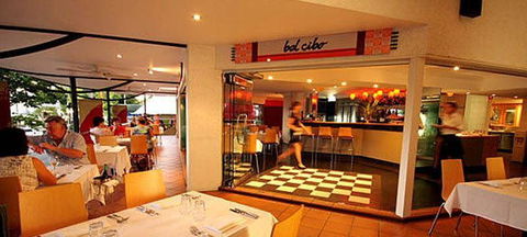 The Foreshore Bar & Restaurant - Restaurant Canberra 2