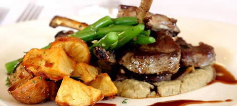 The Foreshore Bar & Restaurant - Restaurant Canberra 3
