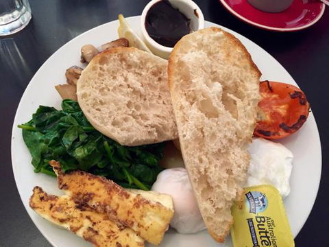 Vee's Cafe - Restaurant Canberra 0
