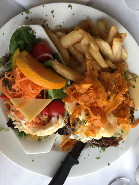 Maloneys Restaurant - Restaurant Canberra 9