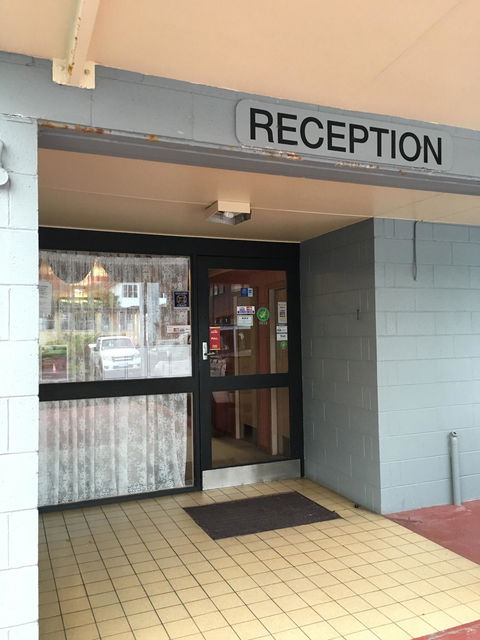 Maloneys Restaurant - Restaurant Canberra 6