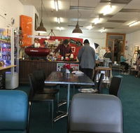 The Crowded Lounge - Restaurant Canberra
