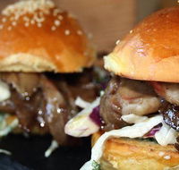 The Robertson Hotel Dining Room - Restaurant Canberra