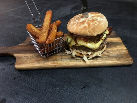 Capel Tavern - Restaurant Canberra 0