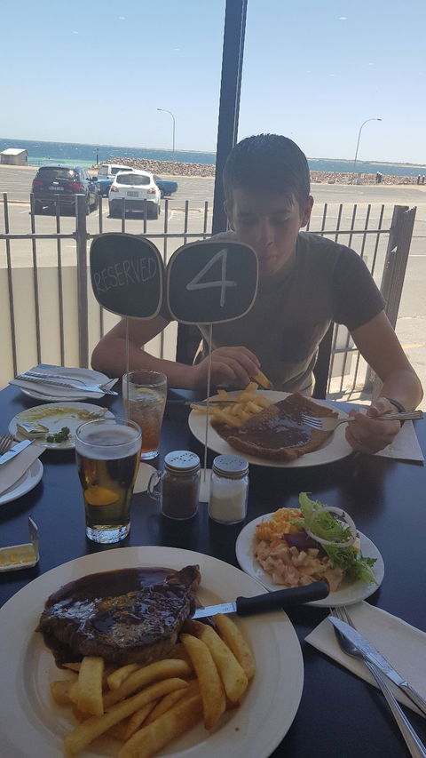 Port Hughes Tavern - Restaurant Canberra 1