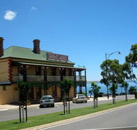 Streaky Bay Hotel - Restaurant Canberra