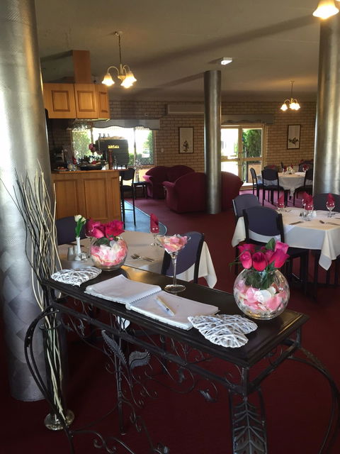 The Coral-Le Restaraunt - Restaurant Canberra 3