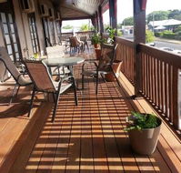 Commercial Hotel Clermont - Restaurant Canberra